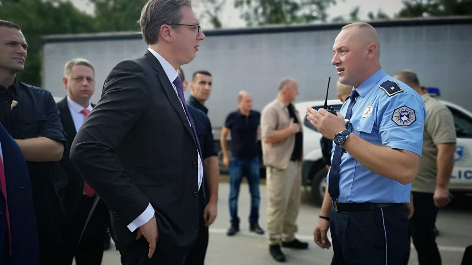 Това стана преди пристигането на сръбския президент Александър Вучич там