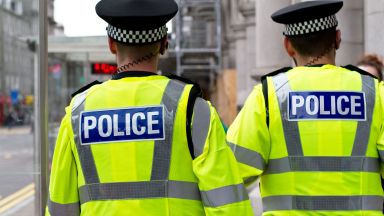  Подозрителна кола подвигна полицията в Лондон на крайник 