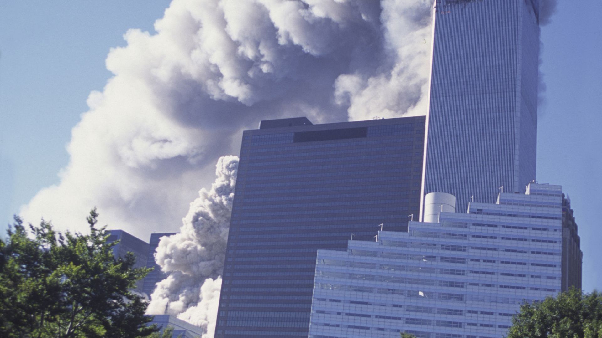 Американският президент Доналд Тръмп подписа днес закон позволяващ постоянни помощи