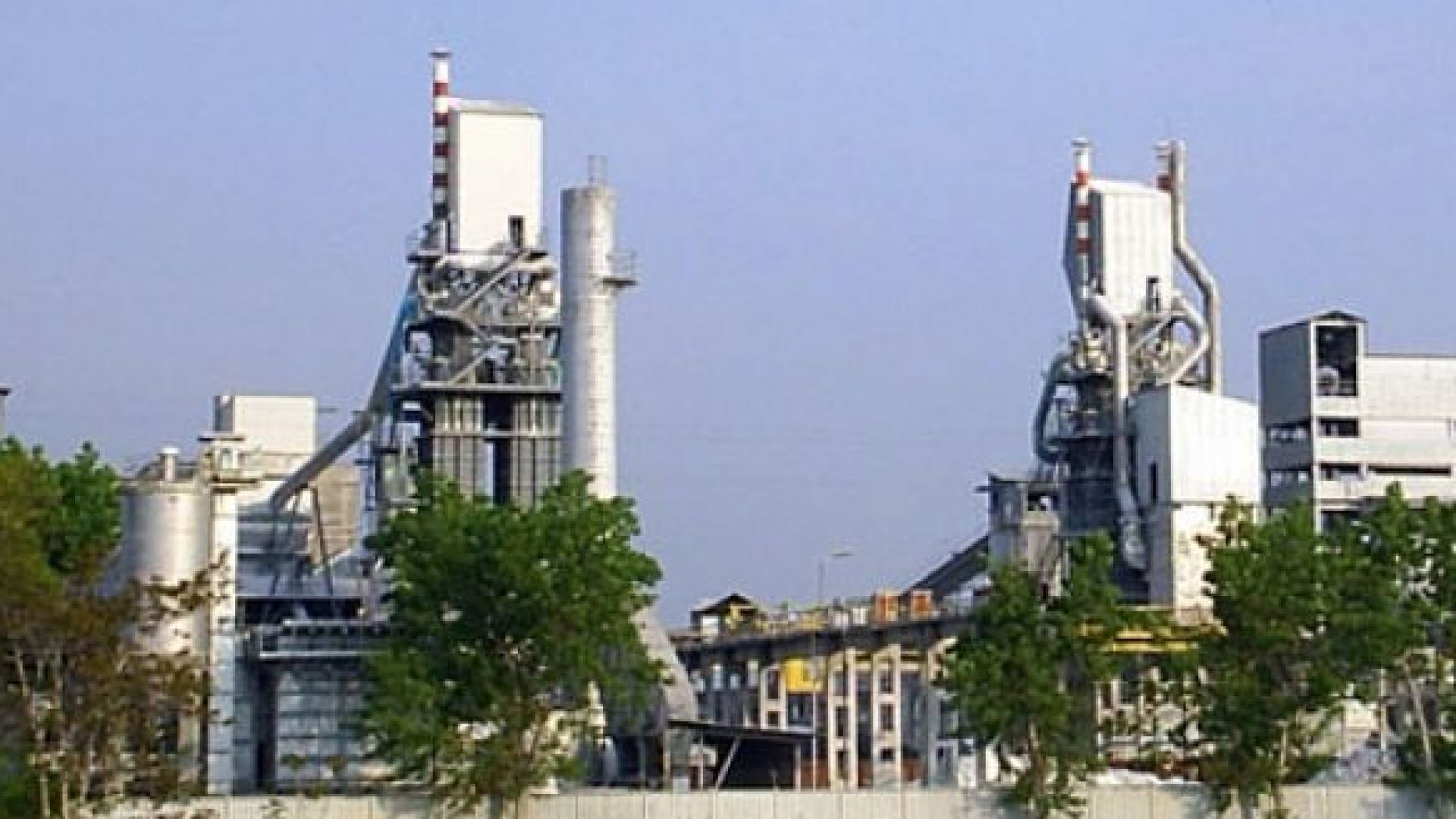 Завод за вар в Асеновград замърсявал въздуха, глобяват го