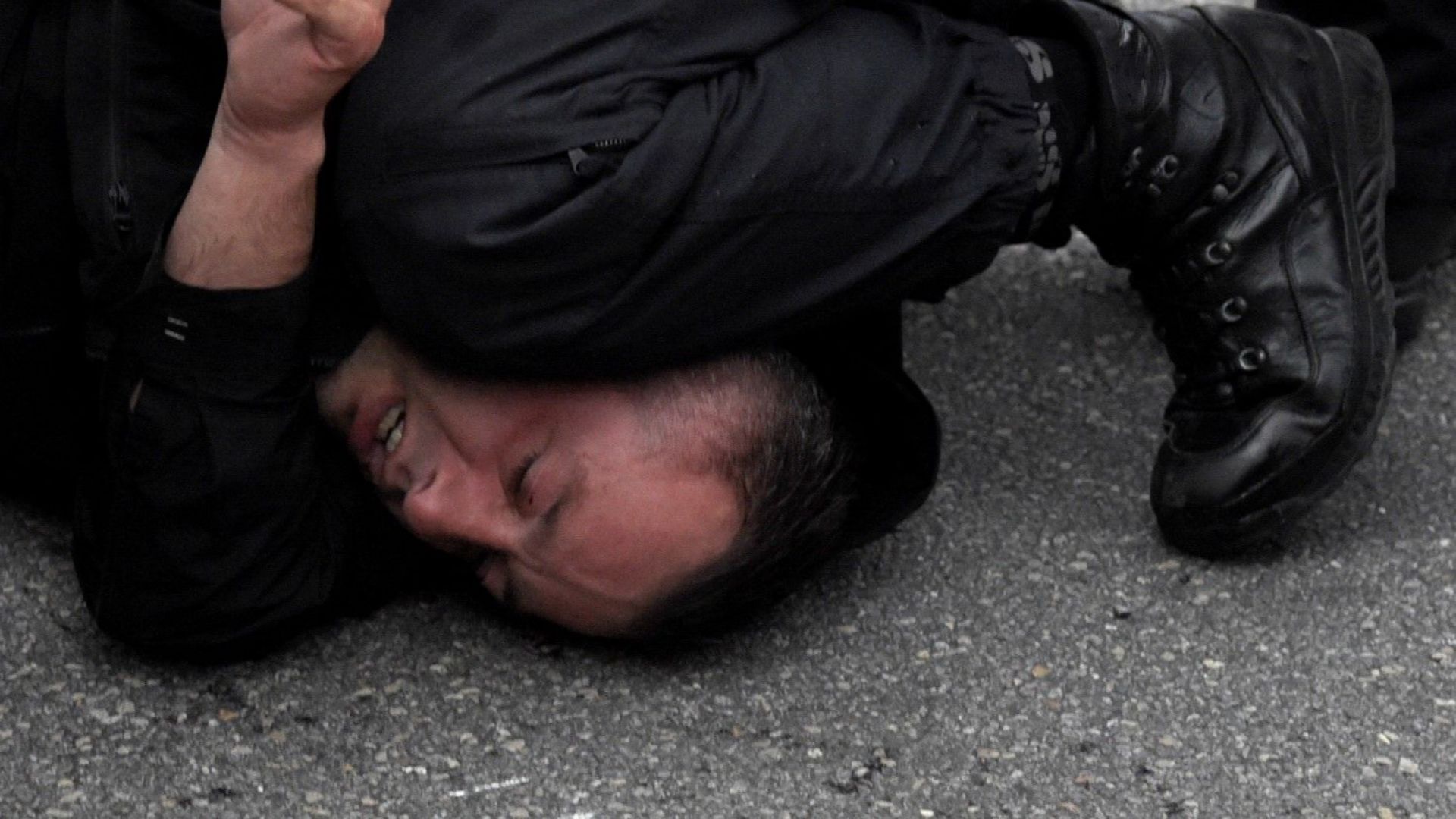 Полицията в източногерманския град Хале е започнала поне 10 разследвания