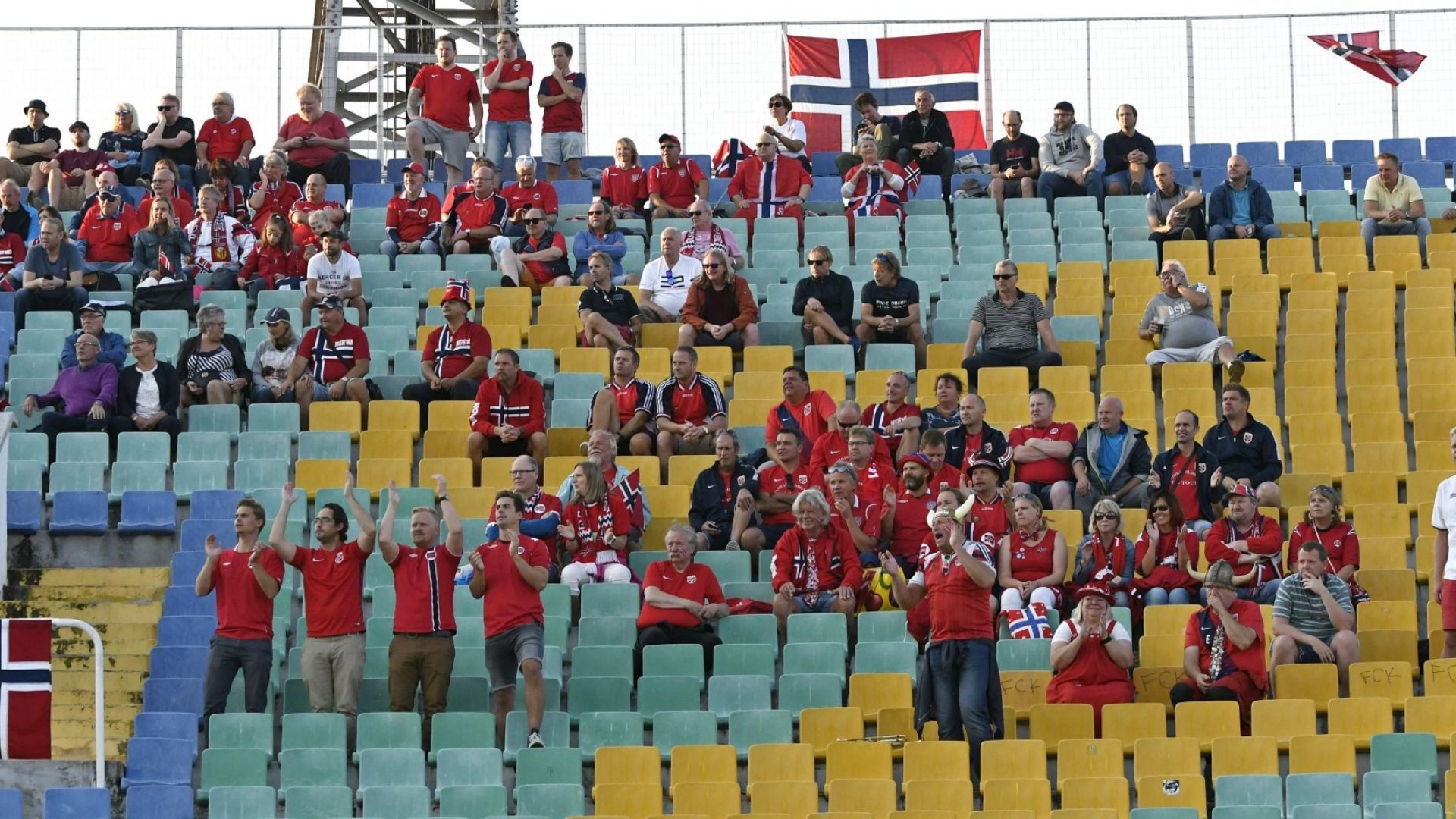 Трима фенове на Норвегия са бити от българи преди мача