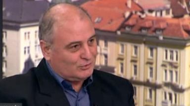 Проф. Радулов: Издигането на Маринов за министър е абсурд