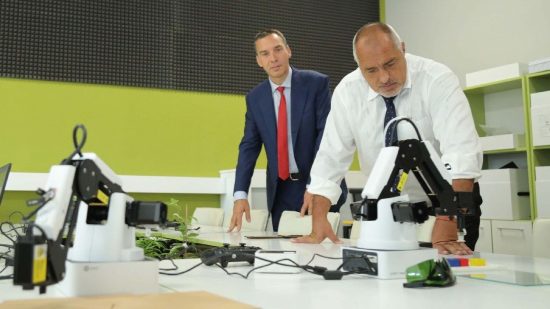 Аз не съм на СПА като БСП а работя