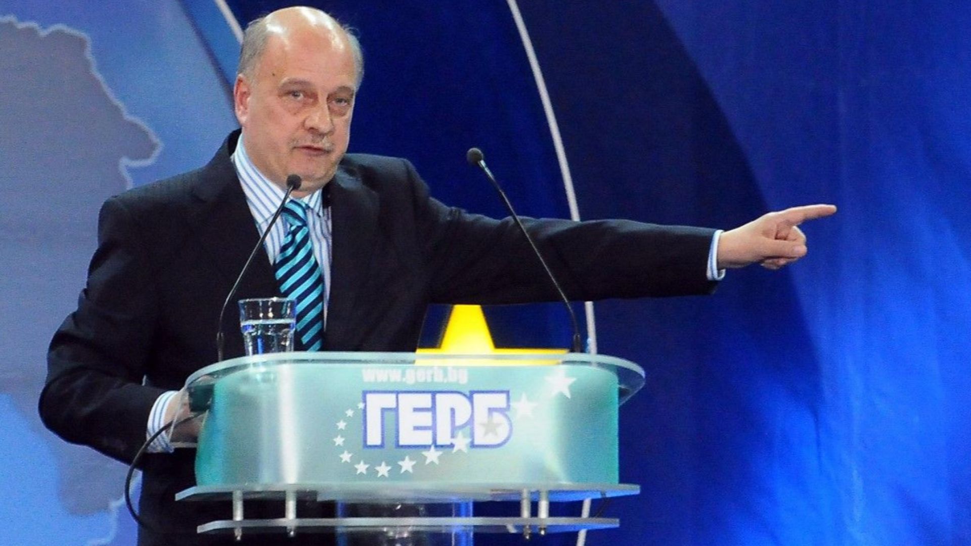 Унгарският премиер Виктор Орбан да напусне ЕНП Той няма място