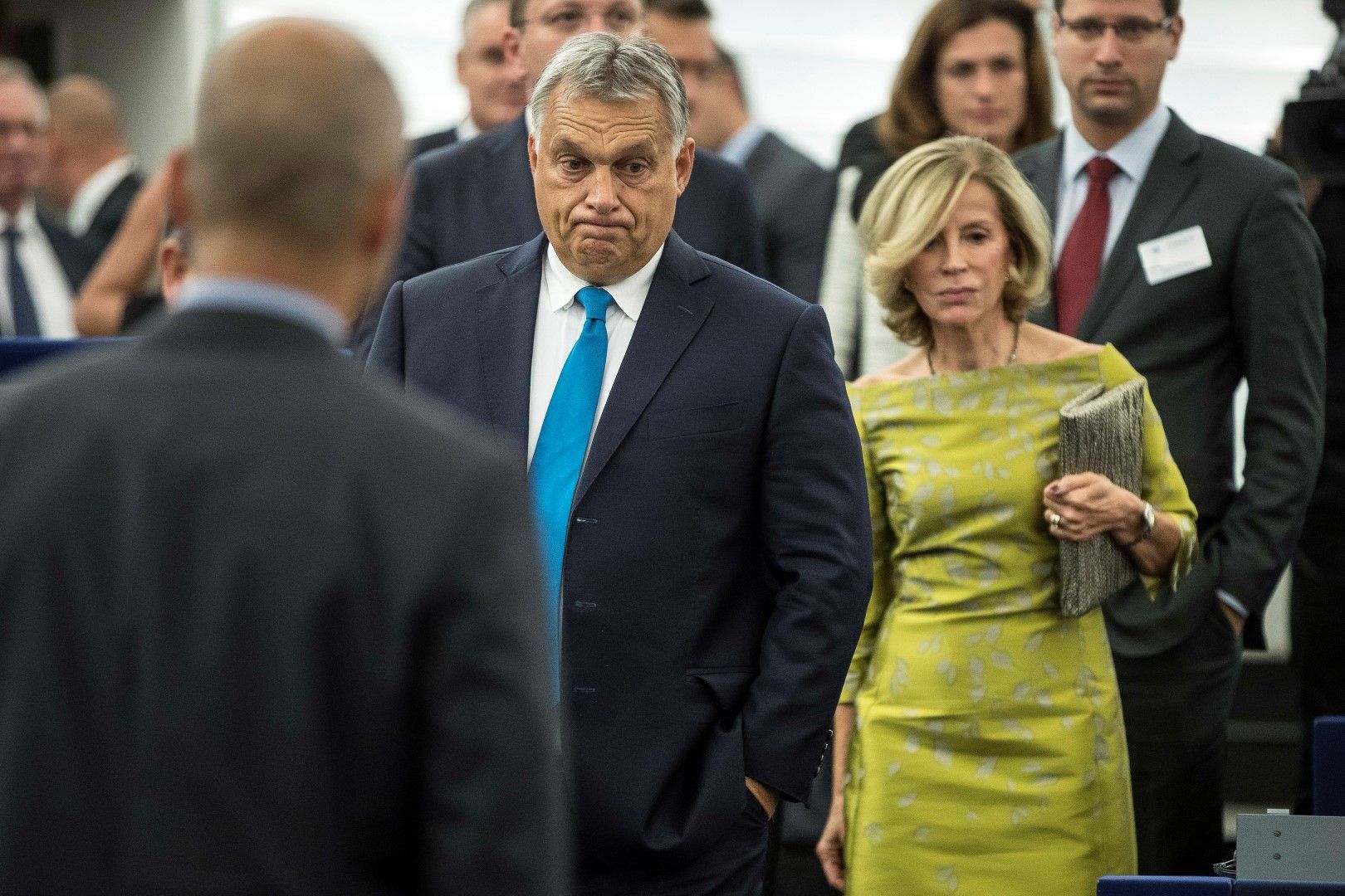 Виктор Орбан влиза в ЕП преди разглежгдането на санкциите срещу страната му 