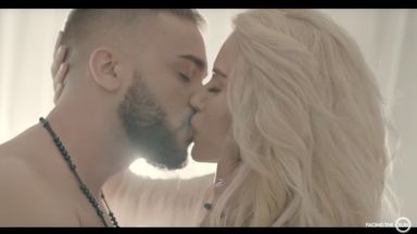 Криско целува Тита в ново видео към ремикс на Шамара