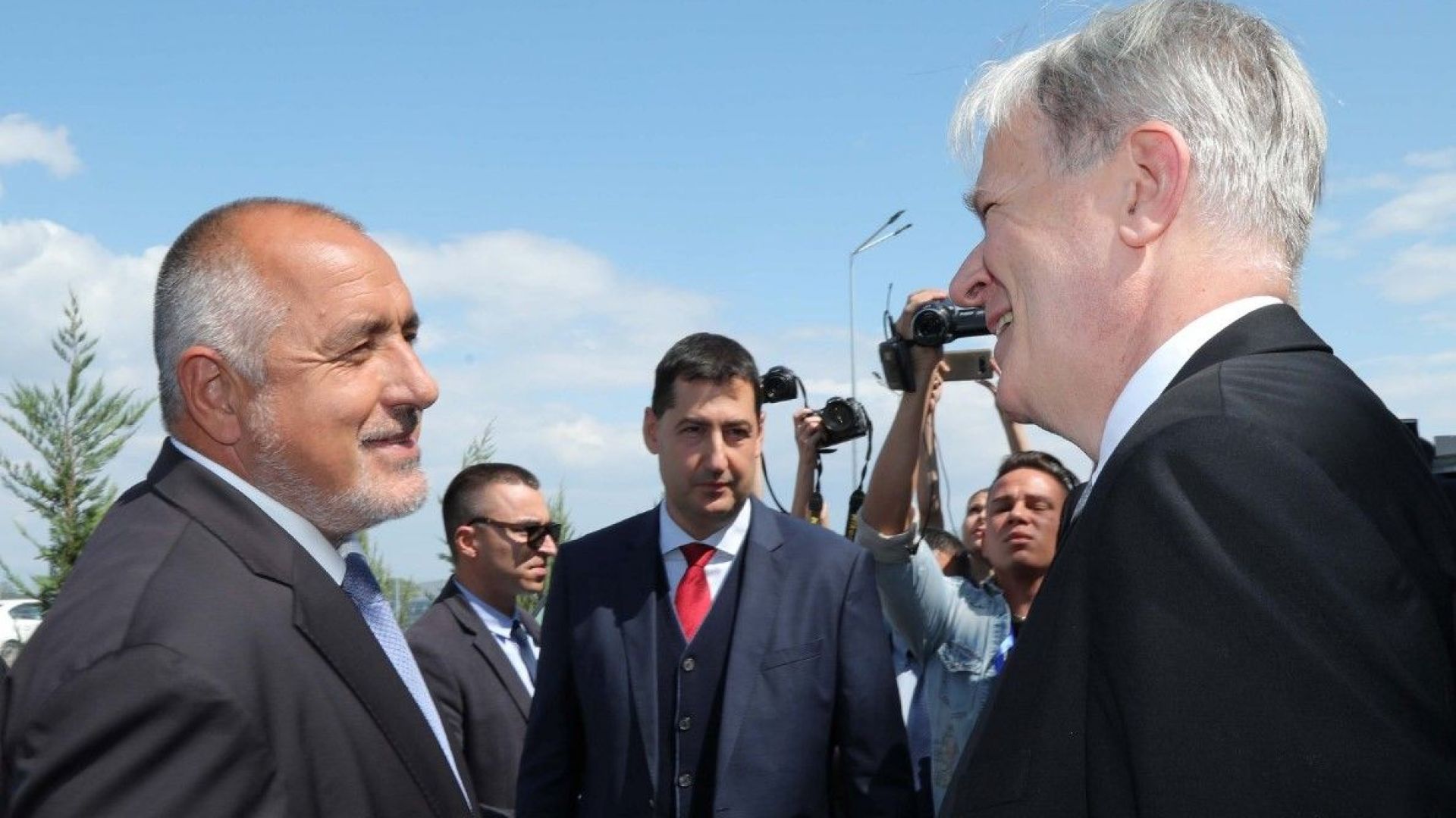 Премиерът Бойко Борисов се обърна към опозицията с препоръка да