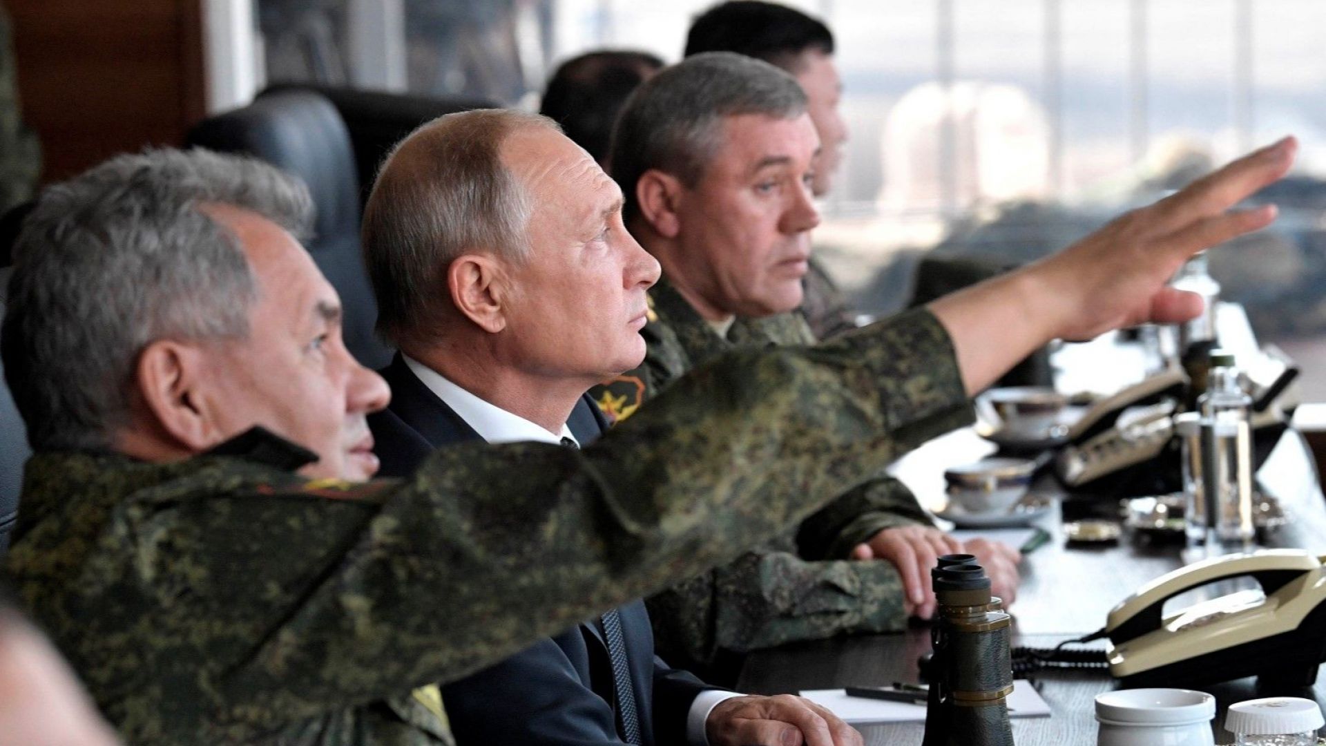 Участниците в най мащабните от 37 години военни маневри в Русия