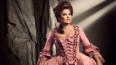 Оперната прима Анна Нетребко съобщи на страницата си в Инстаграм