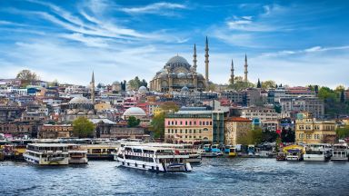 Последиците от земетресението в Измир миналия петък насочиха вниманието към