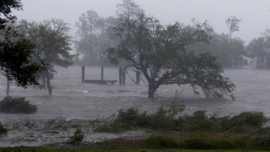  Ураганът Флорънс в деяние (видео) 