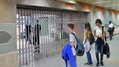Възстановиха движението на метрото, след като жена загина под мотриса