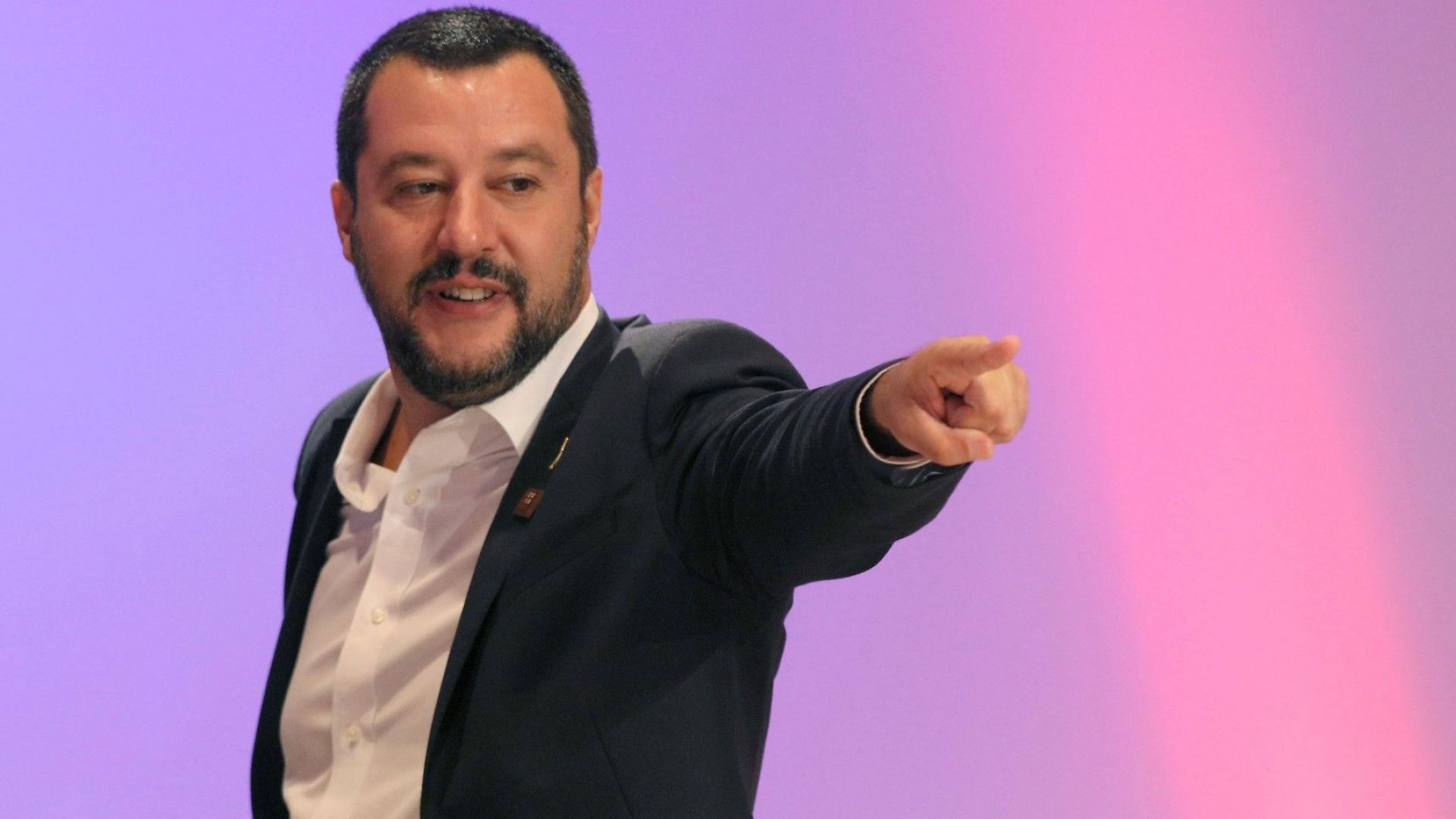 Италианският лидер на крайната десница и вицепремиер Матео Салвини сравни