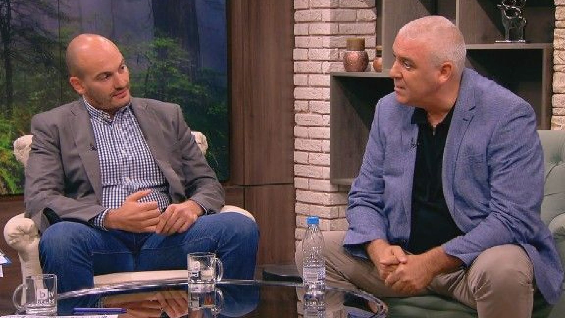 Полицаите задържали разследващия журналист от Биволь Димитър Стоянов и румънския