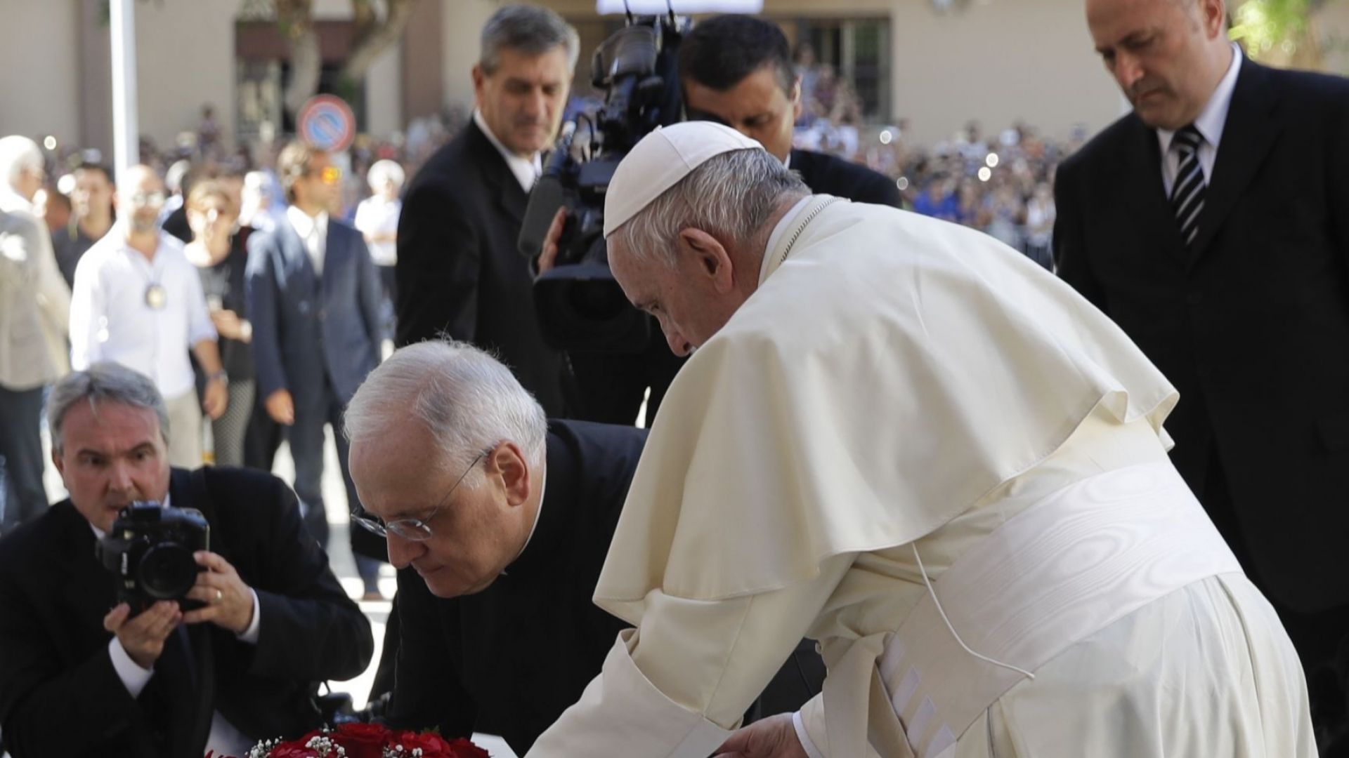 Мафиотите не живеят съгласно християнските норми, заяви папа Франциск по