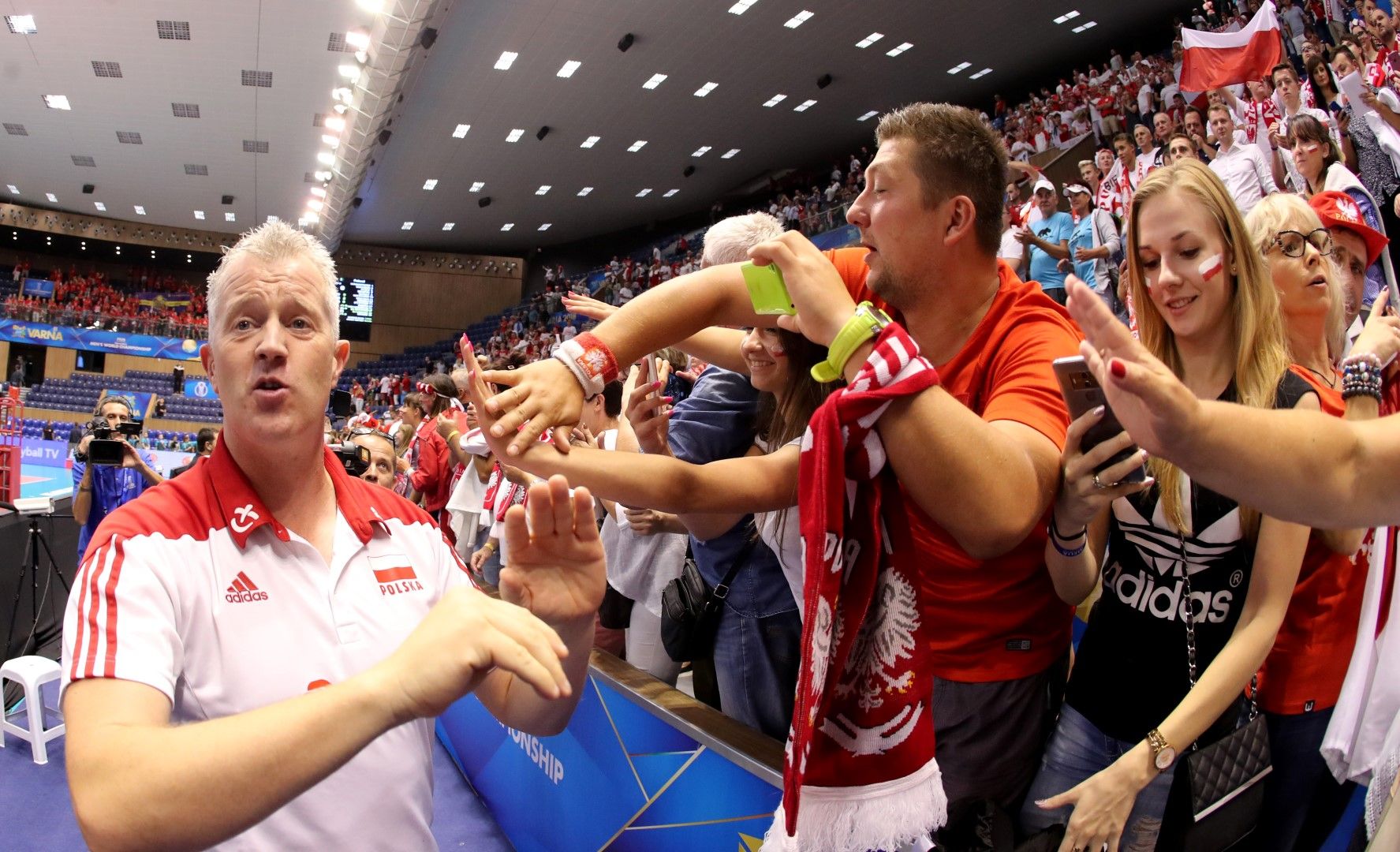 Полша е вероятно най-масово подкрепяният отбор на волейбол, където и да играе.