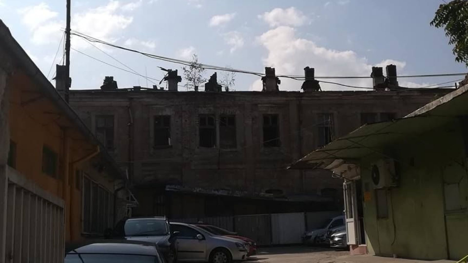 Пет месеца след пожара в емблематичните Царски конюшни в София