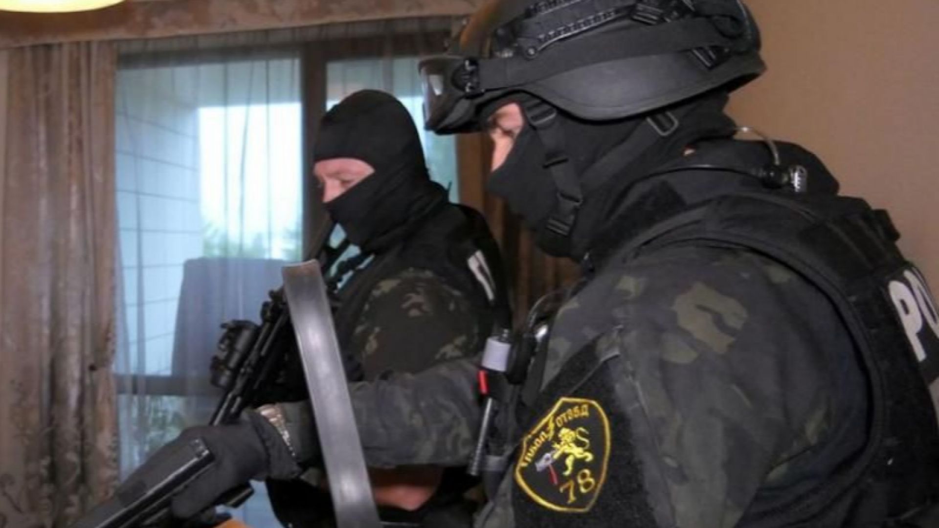 Деветима са обвинени за участие в престъпна група за нелегално