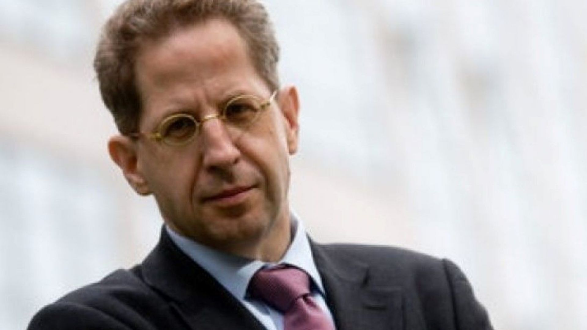 Германският канцлер Ангела Меркел смята че шефът на Федералната служба