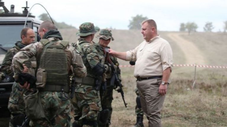 Военните правят спецзвено в София (снимки)