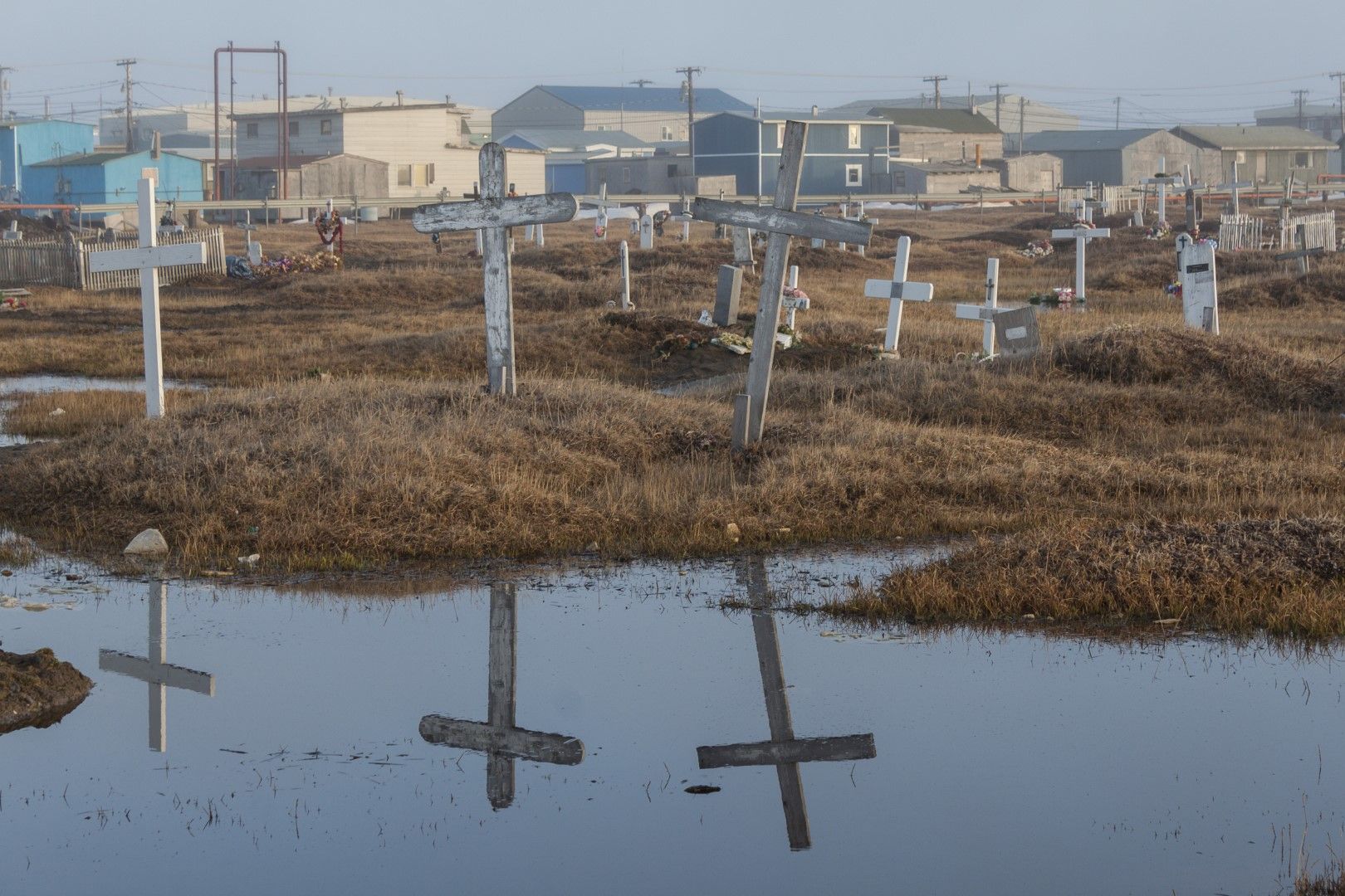Наводнено гробище в Аляска на мястото на бивша вечна замръзналост