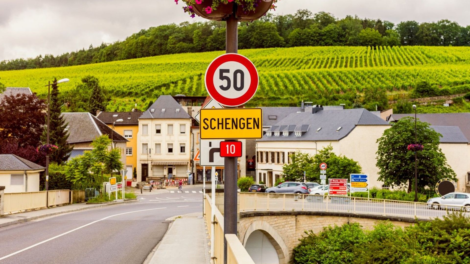 ЕК призова държавите от Шенген да не отварят границите до 15 юни