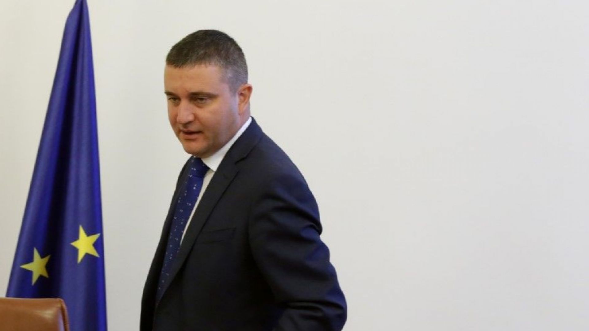 Никога фирми свързани с вече публично известния Иван Сариев не