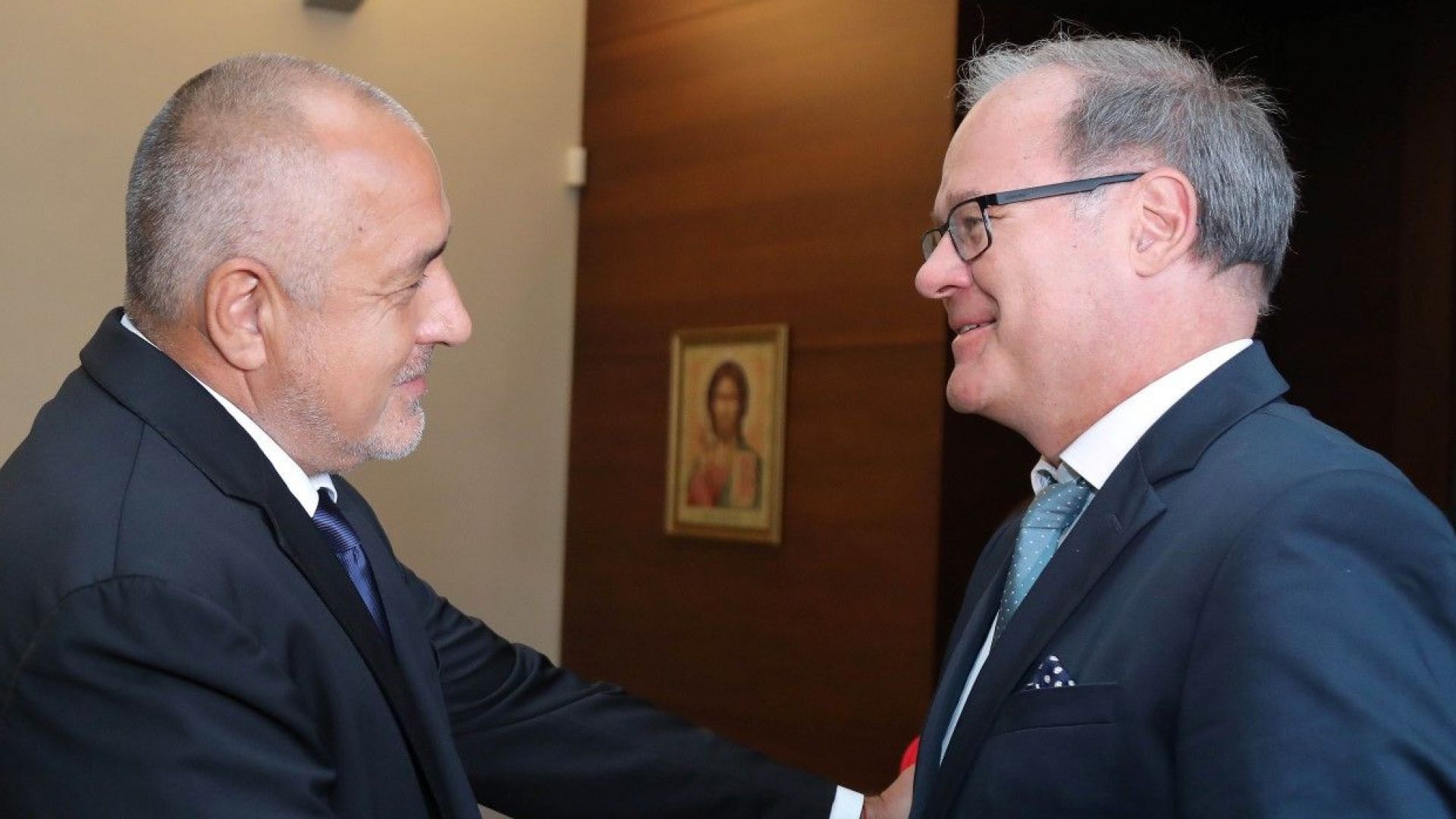 През второто тримесечие на 2018 година контрабандата на цигари пада