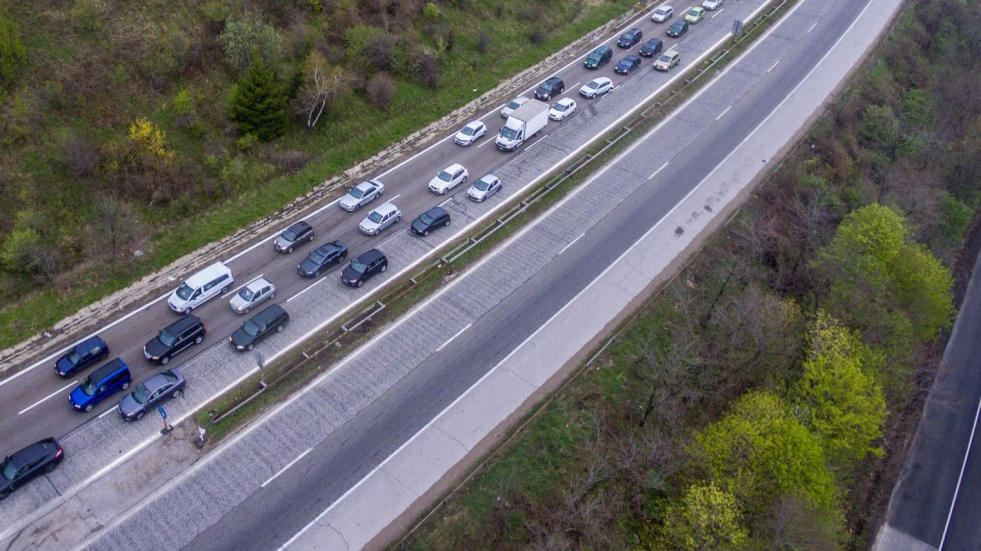 С цел намаляване на престоя в тунелите на АМ Хемус