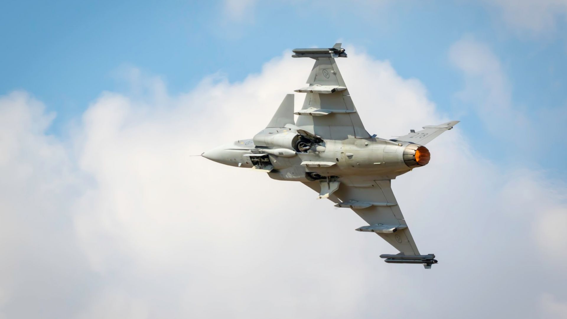 Изтребителят Gripen е напълно съвместим със системите на НАТО и