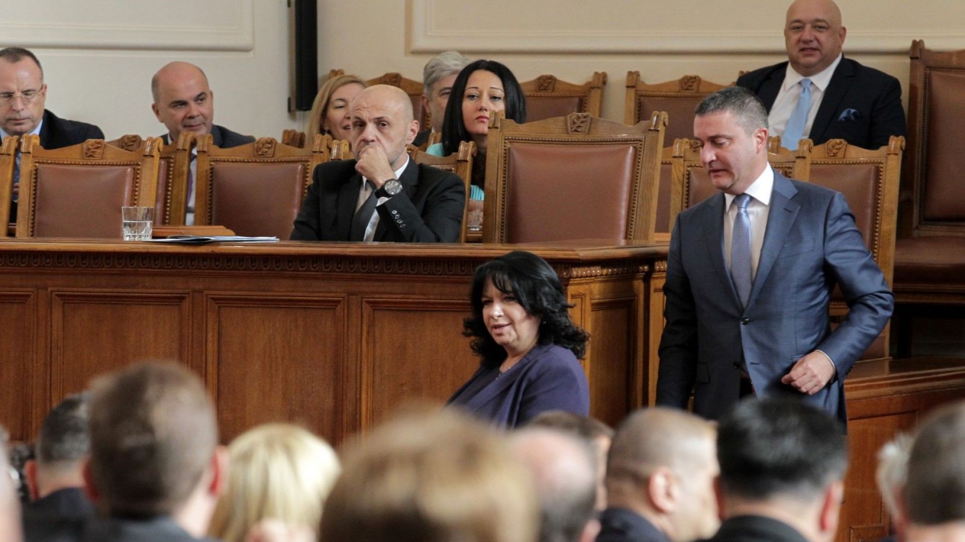 Цветан Цветанов и Данаил Кирилов защитиха честта на министрите в