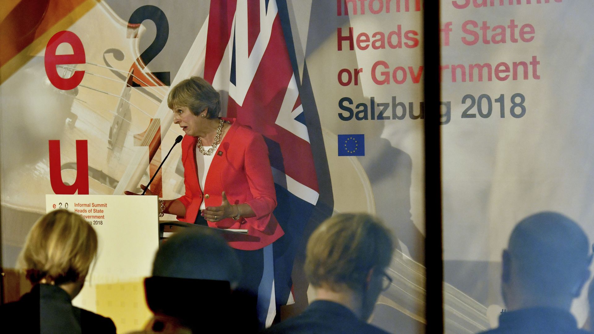 Канцлерът на Германия Ангела Меркел нанесе съкрушителен удар върху лидерството