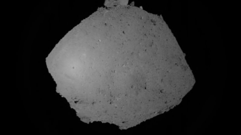 "Хаябуса 2" кацна на астероида Рюгу и взе проби от повърхността му