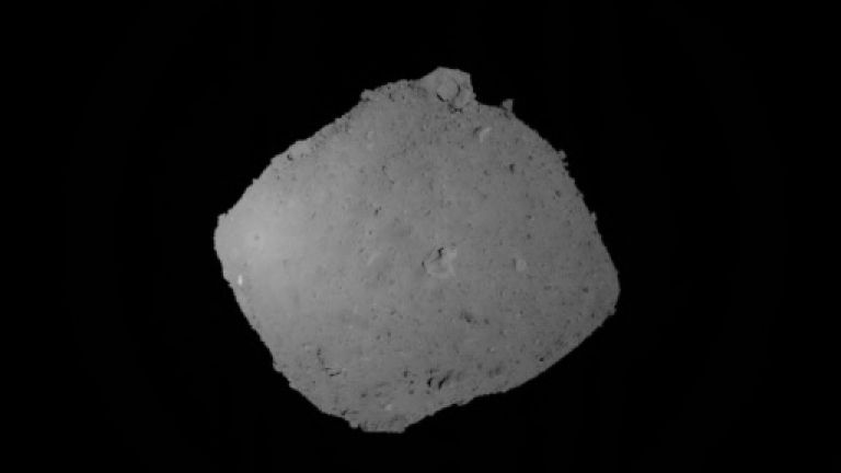 В астероида Рюгу са открити газове, по-стари от Слънчевата система