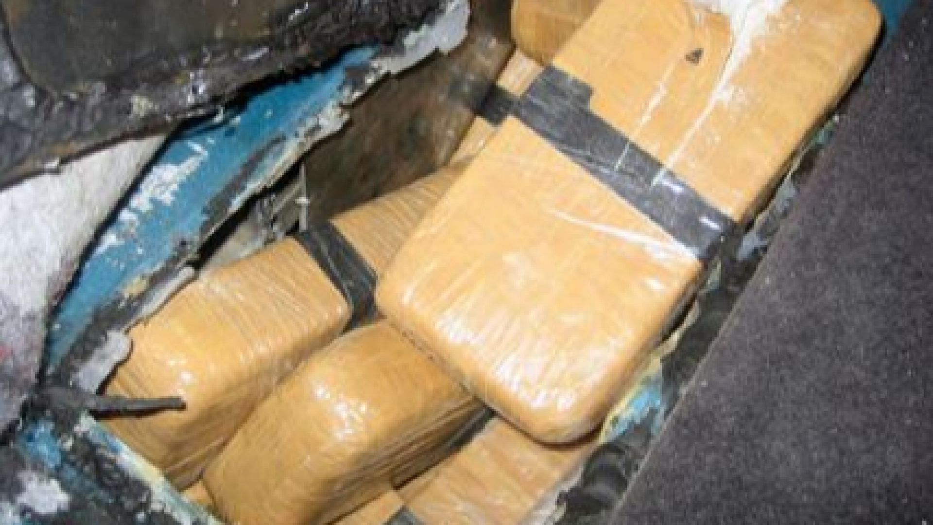Митничари задържаха 5 кг хероин, укрит в тайник на кола