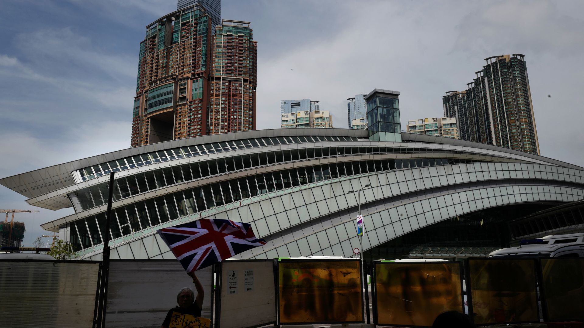 Хонконг остава най-недостъпния град за живеене