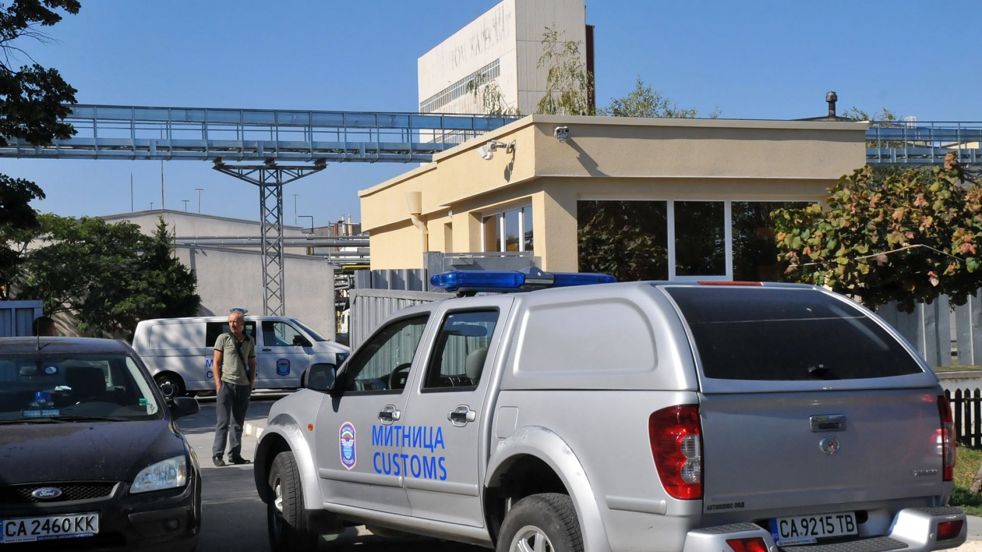 Писмени заповеди за запечатването на трите фабрики и данъчните складове