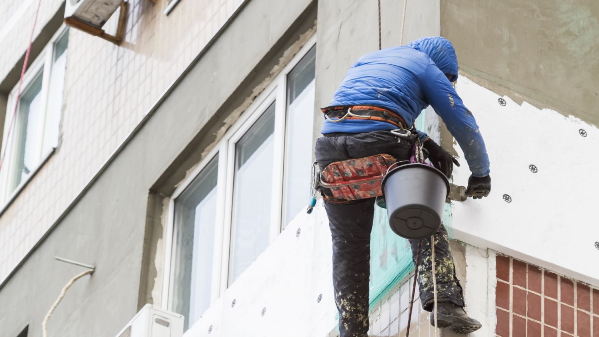 Договорите са за за целево финансиране с Българската банка за