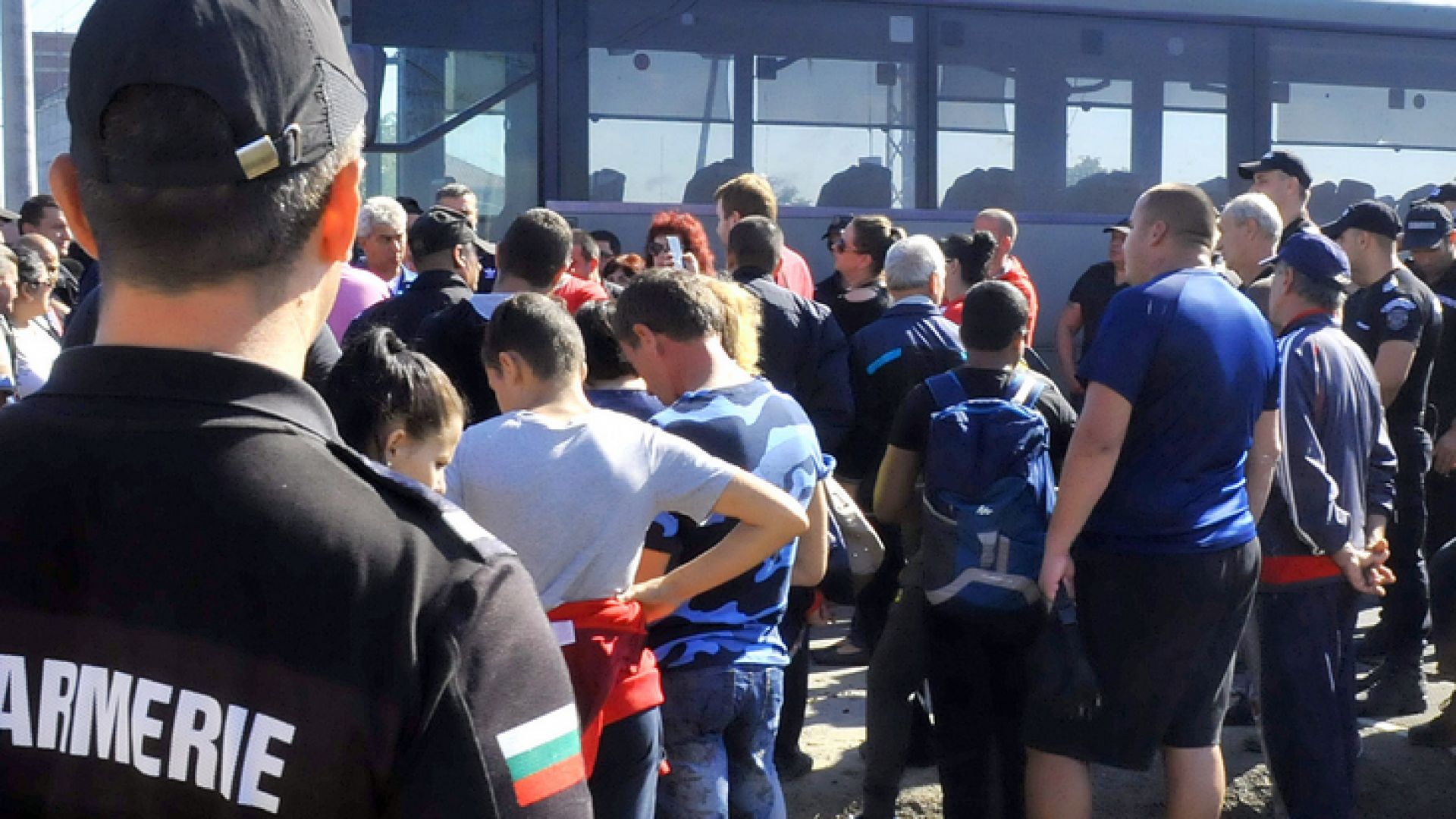 Стотици работници на Миню Стайков са пред съда в Карнобат