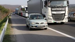 Желязков засилва контрола по пътищата, нареди тол камерите да снимат шофьори в аварийните ленти