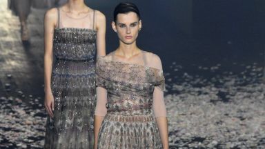 Dior откри Седмицата на модата в Париж с танц на платовете