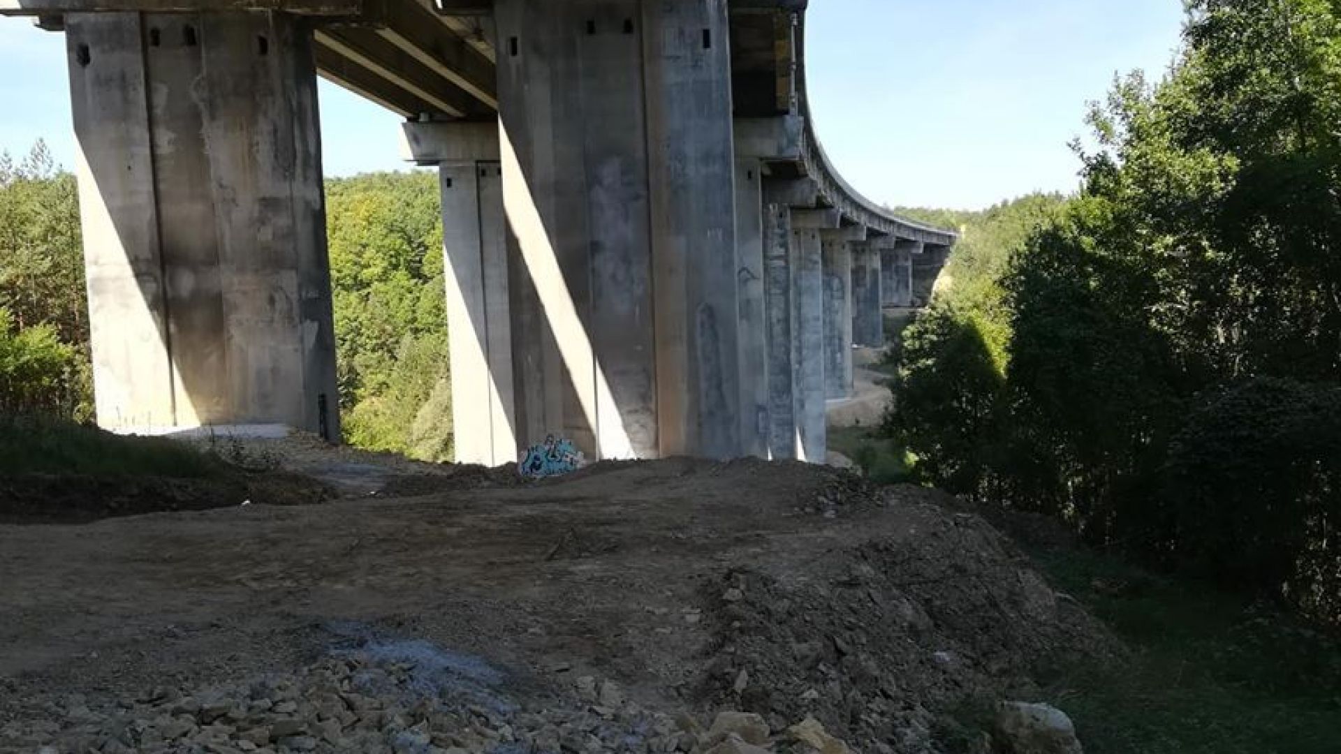 Мостове в риск 2: Воден капан на магистрала "Тракия" (видео)