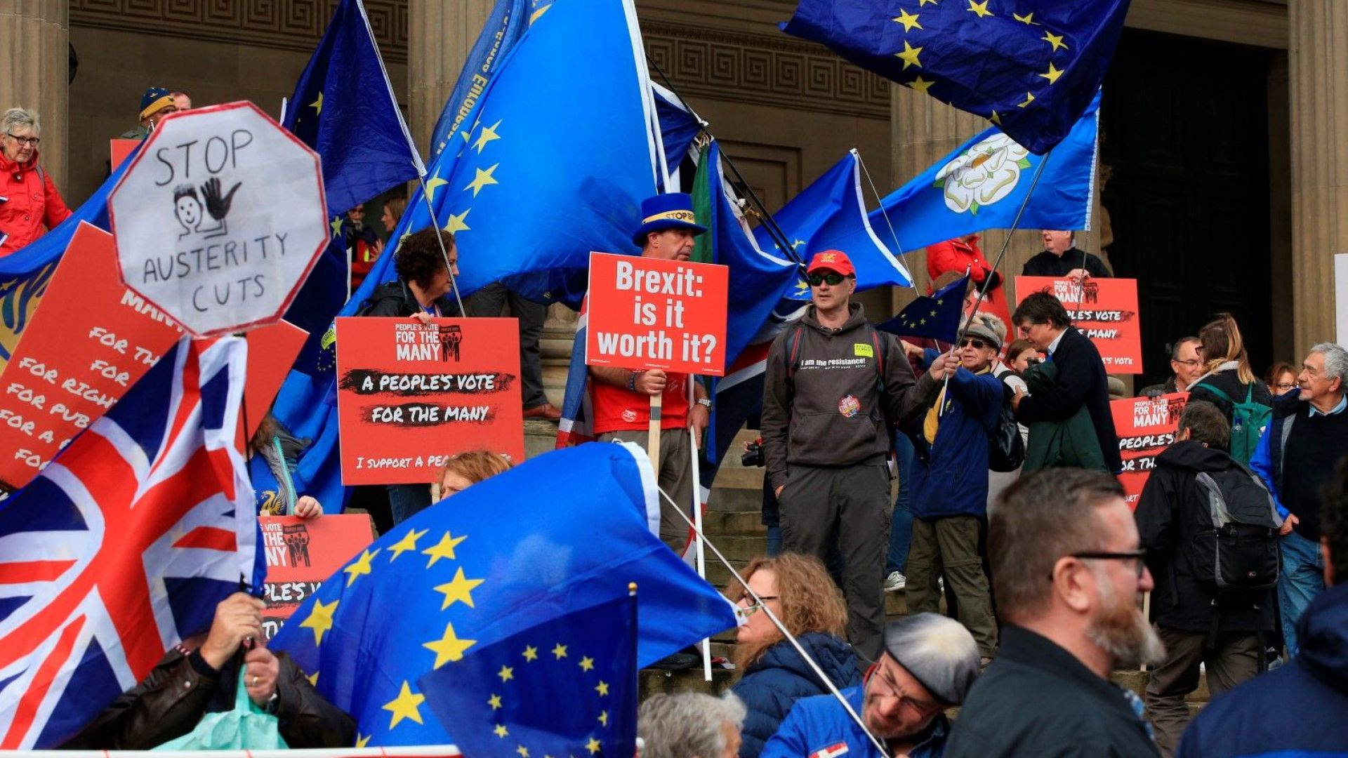 Над 50 британски депутати изразиха в писмо до шефката на