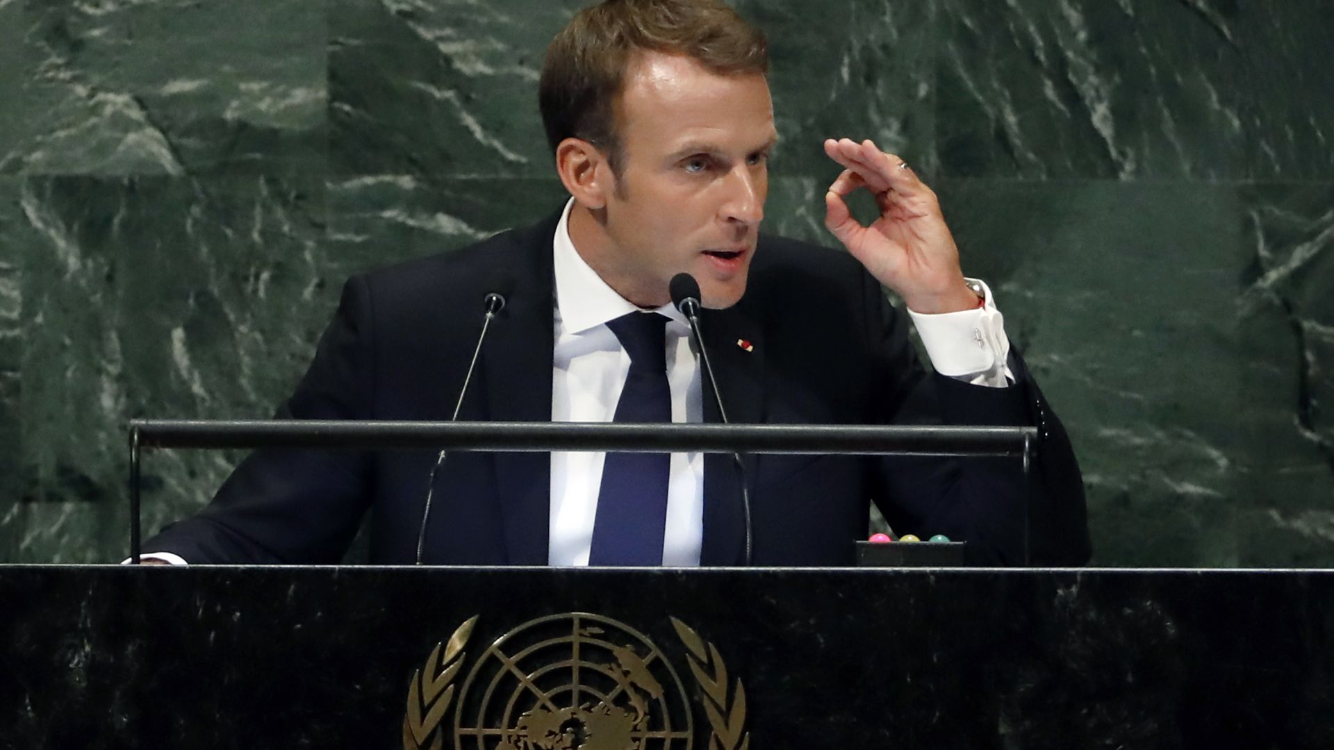 Френският президент Еманюел Макрон призова днес иранската криза да бъде