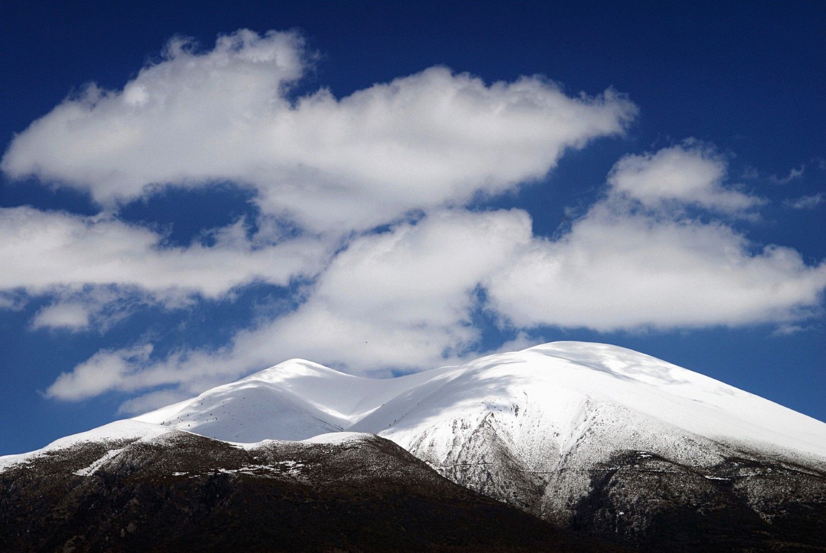 Планината Олимп се покри със сняг над 2700 метра