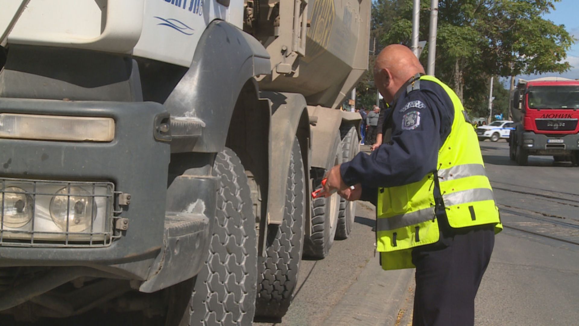 Пешеходка загина след като беше блъсната от тежкотоварен автомобил в