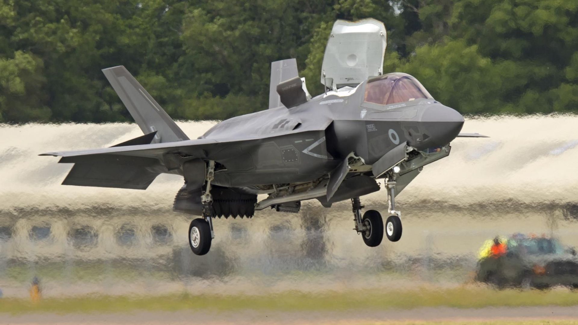 Американският изтребител от пето поколение F 35B Lightning II който е