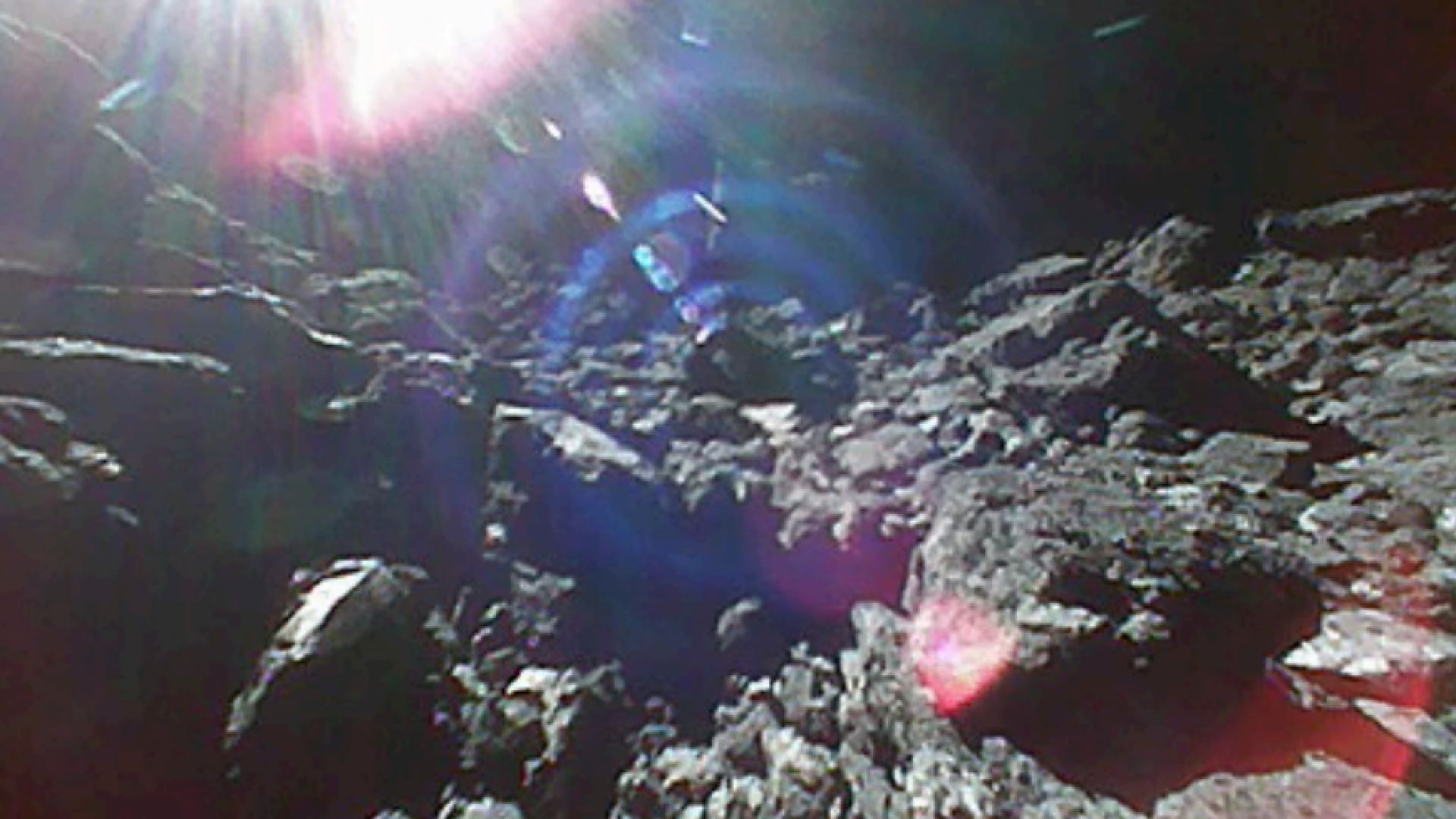 Откриха градивни елементи на живота на астероида Рюгу