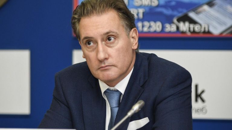 Кирил Домусчиев дарява лекарства и 5000 теста за COVID-19
